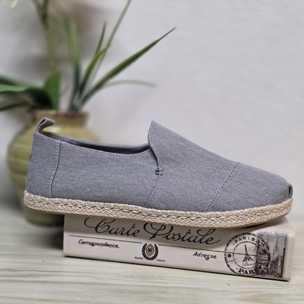 Toms Men's Gray Canvas Slip-On Loafers Size 9 - Unisex